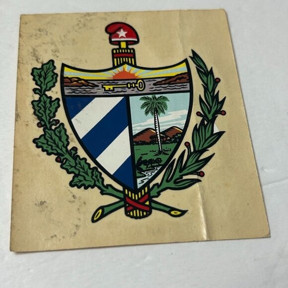 Vintage Walt DisneyWorld Memorabilia Patch Keychain HallofFame Pin Brochure Bag - Picture 4 of 7